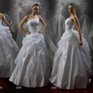 Эффектное свадебное платье 