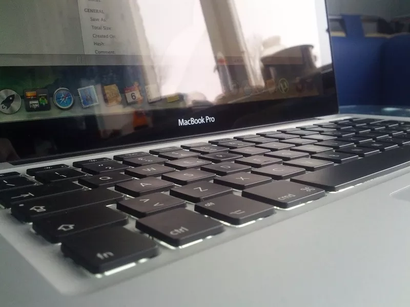 Apple Macbook Pro (mс 700) 2