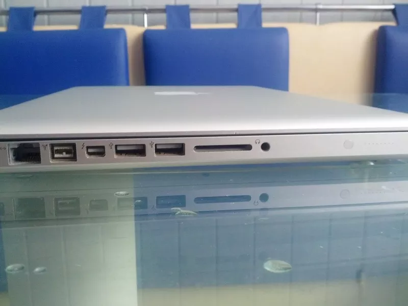 Apple Macbook Pro (mс 700) 8