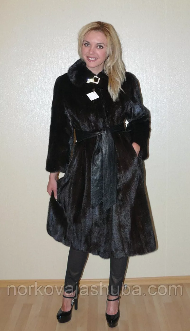 Шикарная модная норковая шуба из новой коллекции 2014,  размер 42 44,  X